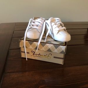 Footmates white leather infant shoes